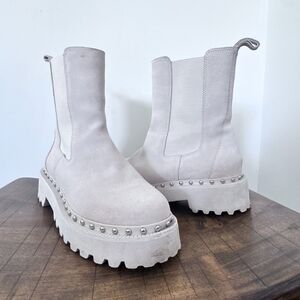 Vince Camuto Studded Platform Chelsea Boots Beige Suede 7.5